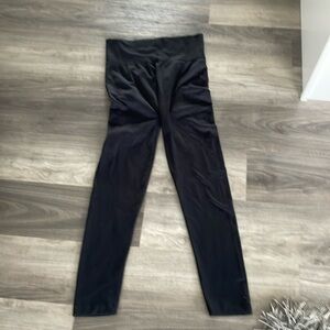 Feathers  size 2X/3X, 97% polyester, 3% spandex, black leggings